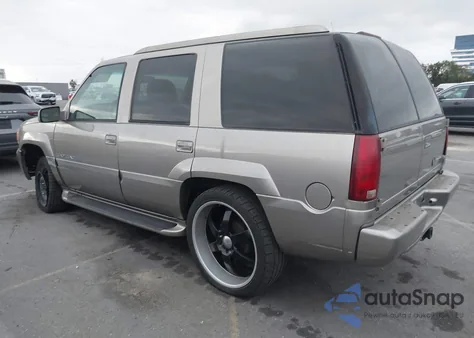 2000 Cadillac Escalade Standard z USA, uszkodzony, nr VIN 1GYEK13R6YR116921